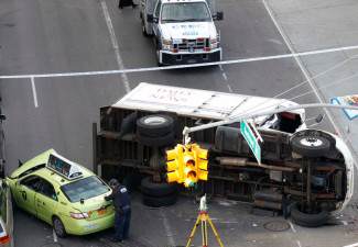 taxi cab crash kills one