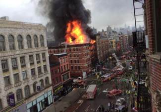 manhatten building fire